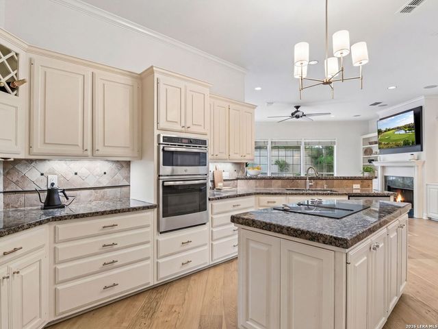 2210 Fawnfield Ln, San Antonio, TX 78248
