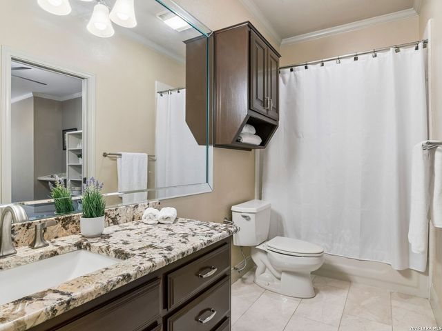 2210 Fawnfield Ln, San Antonio, TX 78248