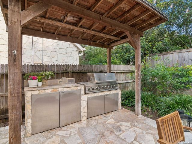 2210 Fawnfield Ln, San Antonio, TX 78248