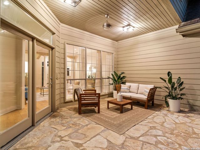2210 Fawnfield Ln, San Antonio, TX 78248