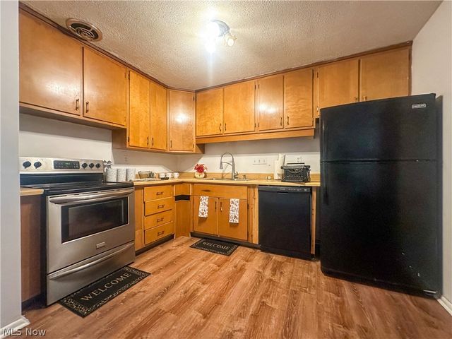 865 Landsdowne Avenue NW, Warren, OH 44485