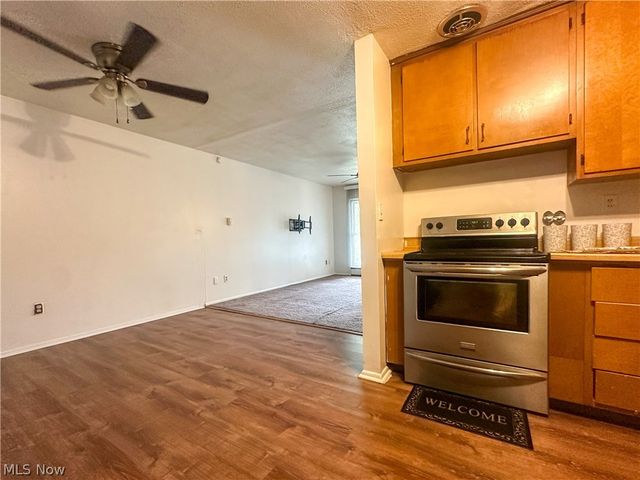 865 Landsdowne Avenue NW, Warren, OH 44485