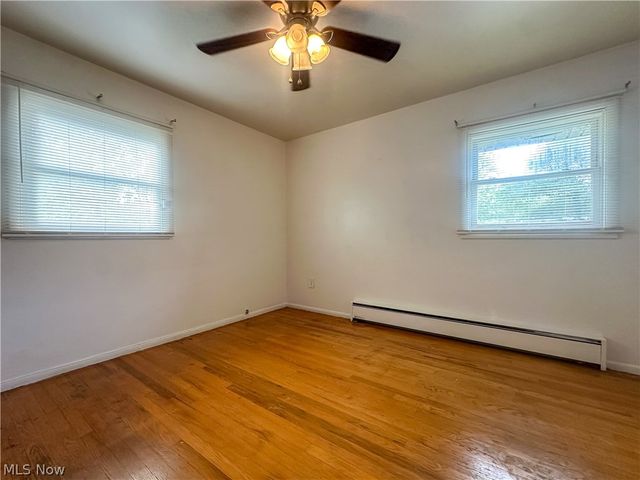 865 Landsdowne Avenue NW, Warren, OH 44485