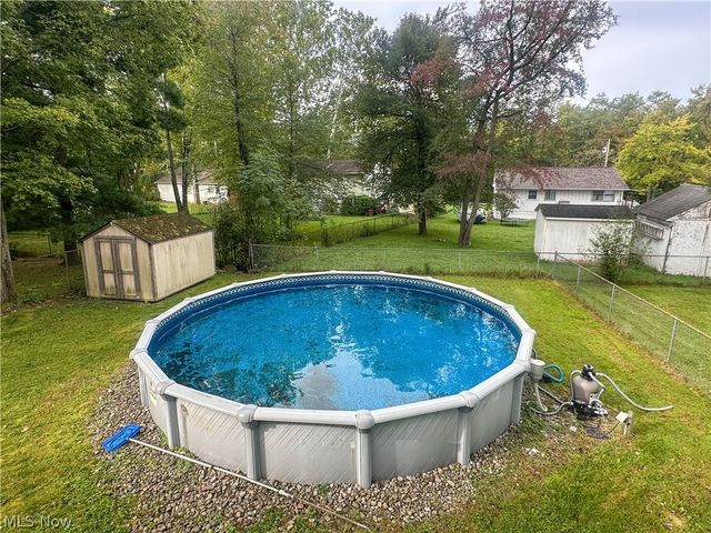 865 Landsdowne Avenue NW, Warren, OH 44485