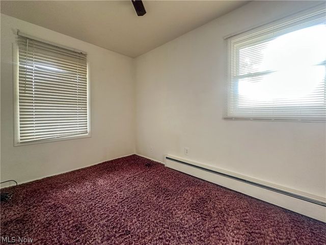 865 Landsdowne Avenue NW, Warren, OH 44485