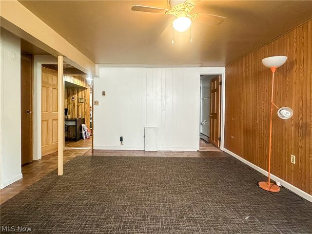 865 Landsdowne Avenue NW, Warren, OH 44485