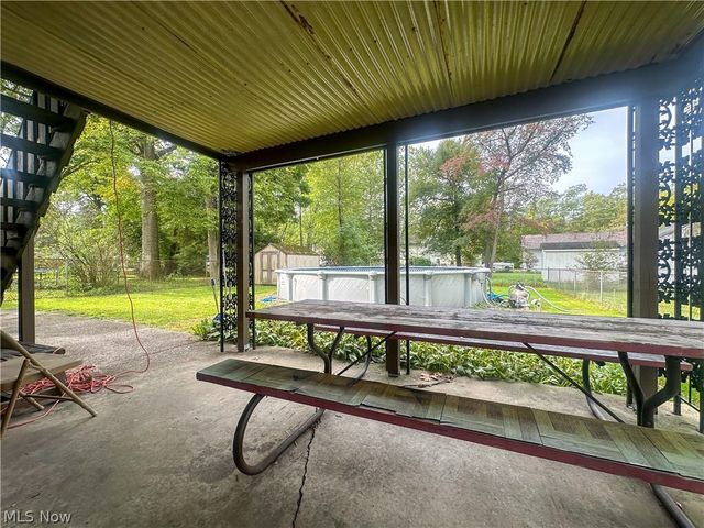 865 Landsdowne Avenue NW, Warren, OH 44485