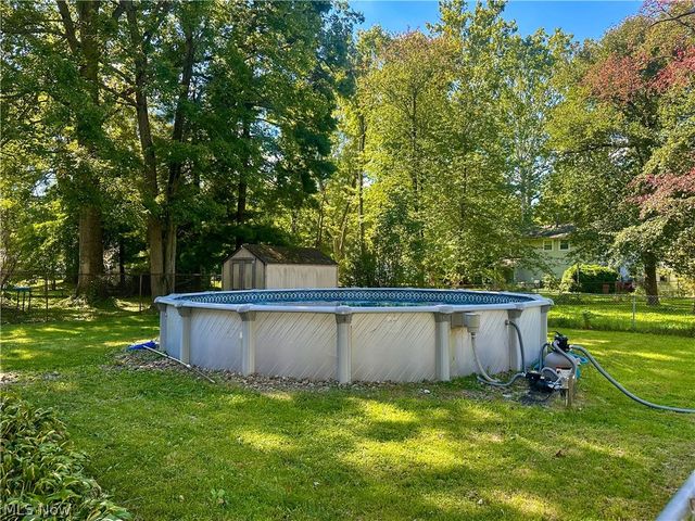 865 Landsdowne Avenue NW, Warren, OH 44485
