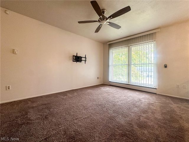 865 Landsdowne Avenue NW, Warren, OH 44485