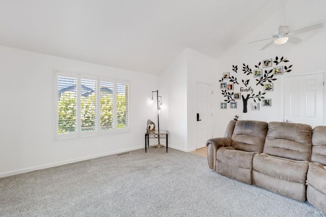 377 Duperu Dr, Crockett, CA 94525