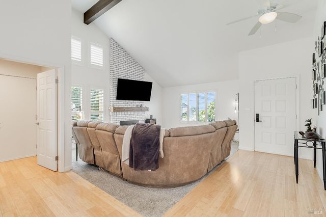 377 Duperu Dr, Crockett, CA 94525