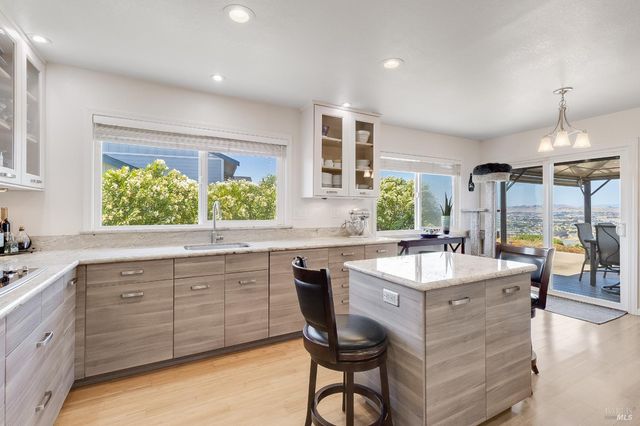 377 Duperu Dr, Crockett, CA 94525