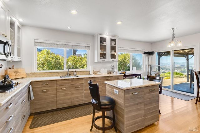 377 Duperu Dr, Crockett, CA 94525