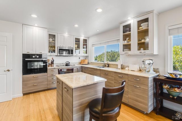 377 Duperu Dr, Crockett, CA 94525