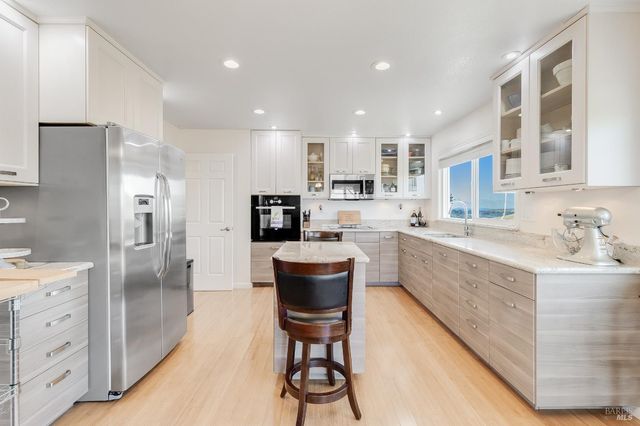 377 Duperu Dr, Crockett, CA 94525