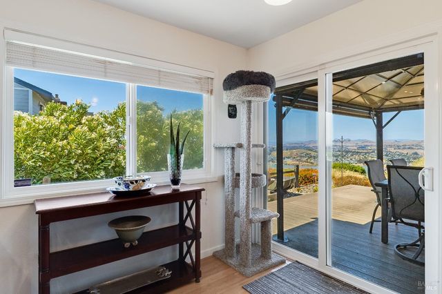 377 Duperu Dr, Crockett, CA 94525