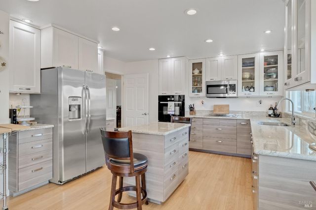 377 Duperu Dr, Crockett, CA 94525