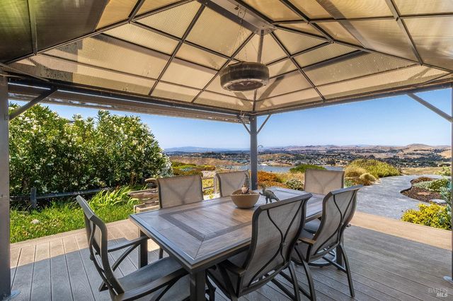 377 Duperu Dr, Crockett, CA 94525