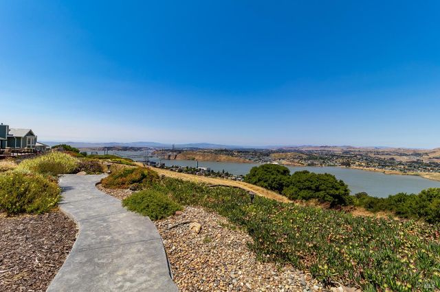 377 Duperu Dr, Crockett, CA 94525