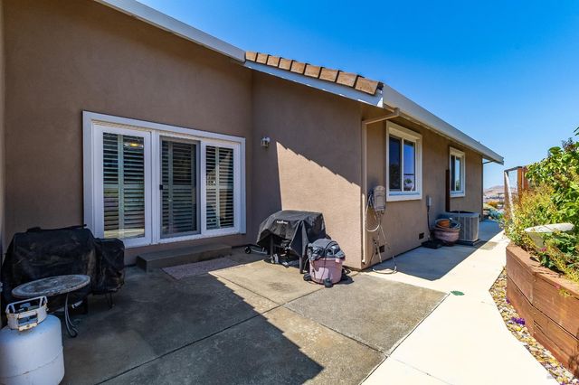 377 Duperu Dr, Crockett, CA 94525