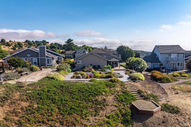 377 Duperu Dr, Crockett, CA 94525