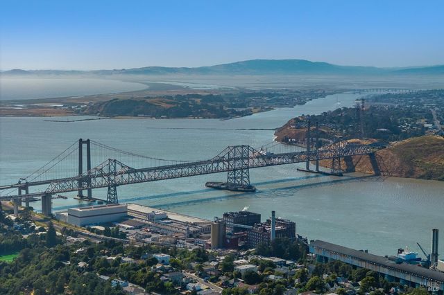 377 Duperu Dr, Crockett, CA 94525