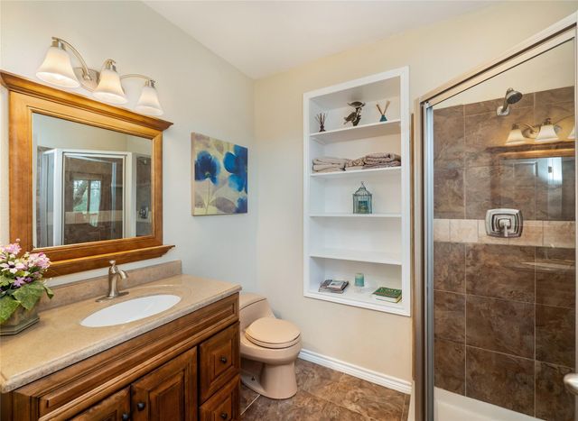 1110 Oakwood LOOP, Wimberley, TX 78676