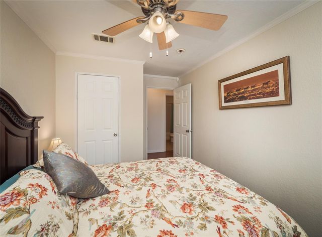 1110 Oakwood LOOP, Wimberley, TX 78676