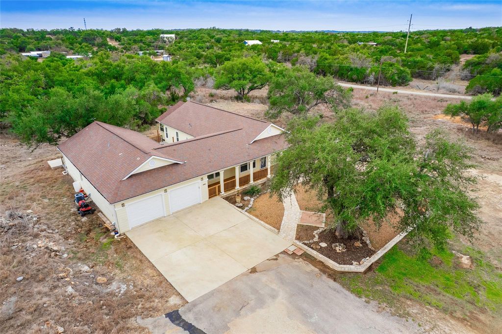 1110 Oakwood LOOP, Wimberley, TX 78676