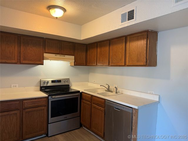 6639 S Victor Avenue G101, Tulsa, OK 74136