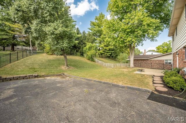 1019 Parkwatch Drive, Ballwin, MO 63011