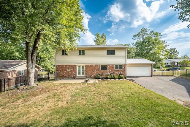 1019 Parkwatch Drive, Ballwin, MO 63011