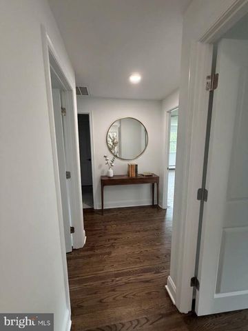 698 BEVERLY RD, Southampton, PA 18966