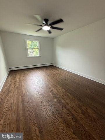 698 BEVERLY RD, Southampton, PA 18966