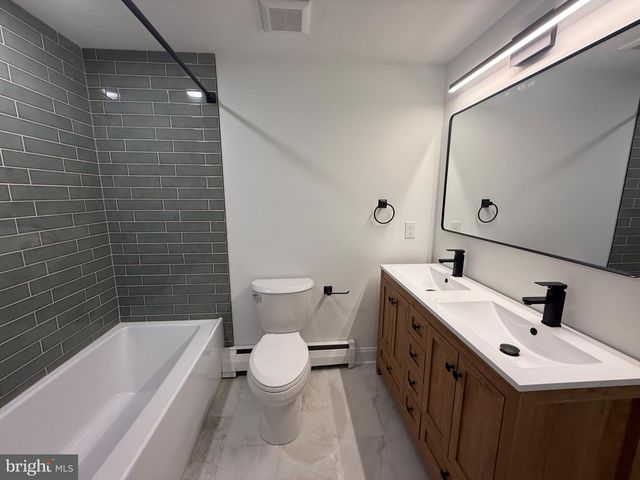 698 BEVERLY RD, Southampton, PA 18966