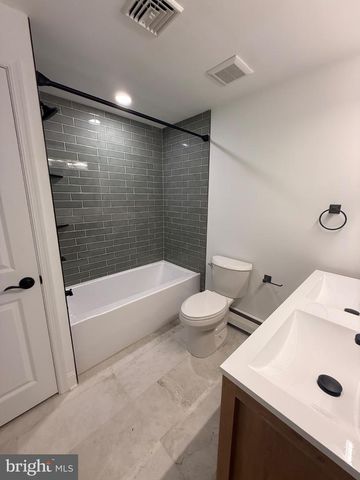 698 BEVERLY RD, Southampton, PA 18966