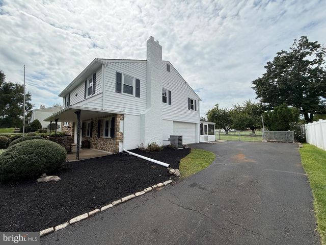698 BEVERLY RD, Southampton, PA 18966
