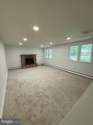 698 BEVERLY RD, Southampton, PA 18966