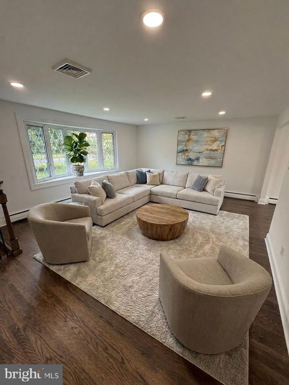 698 BEVERLY RD, SOUTHAMPTON, PA 18966 — photo 2