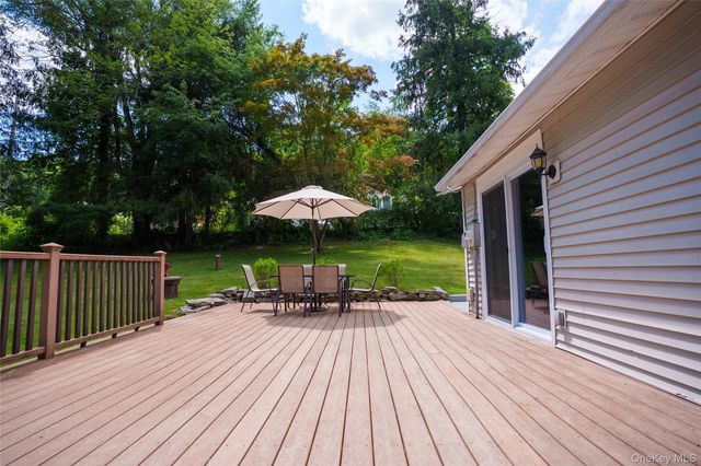 18 Worthington Drive W, Carmel, NY 10512