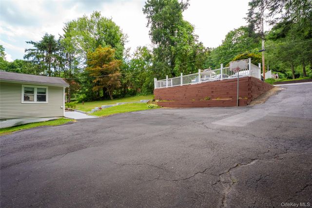 18 Worthington Drive W, Carmel, NY 10512