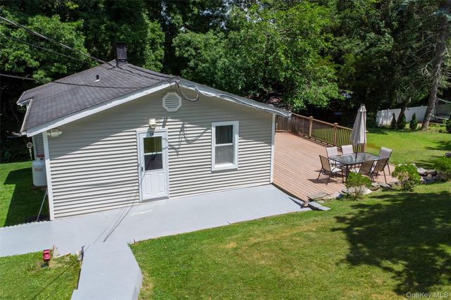 18 Worthington Drive W, Carmel, NY 10512
