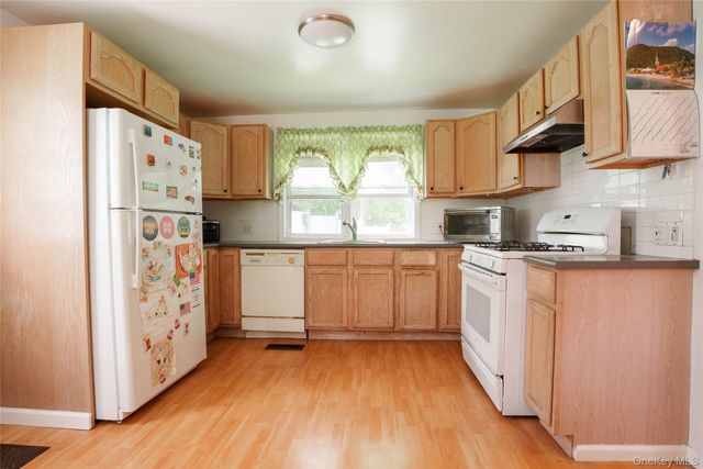18 Worthington Drive W, Carmel, NY 10512