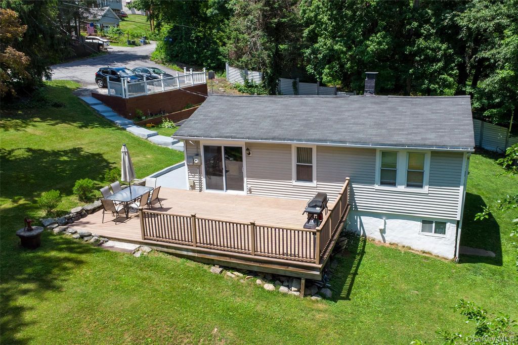 18 Worthington Drive W, Carmel, NY 10512