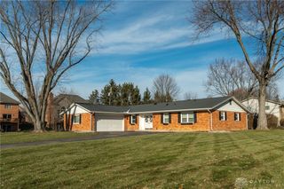 699 Essex Way, Dayton, OH 45429