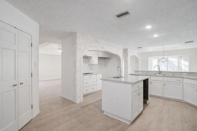 3017 Freeman Lane, Crowley, TX 76036