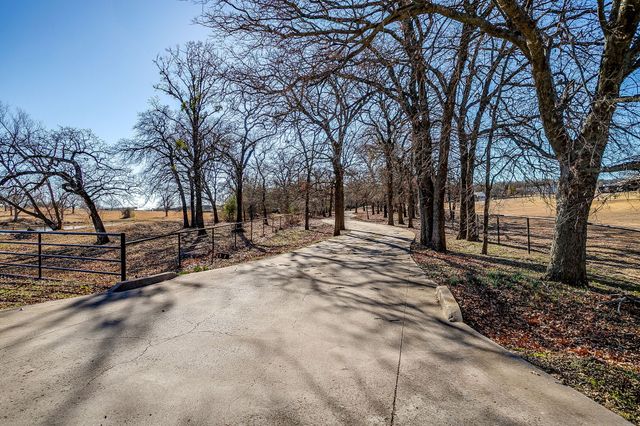 3017 Freeman Lane, Crowley, TX 76036