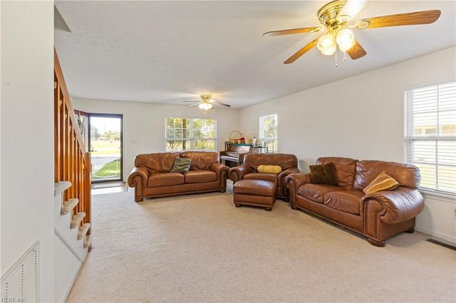 103 Barcroft DR, Smithfield, VA 23430