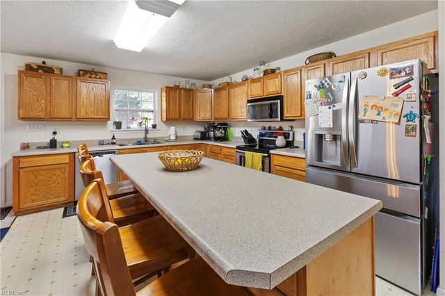 103 Barcroft DR, Smithfield, VA 23430