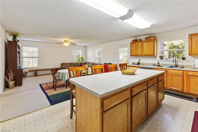 103 Barcroft DR, Smithfield, VA 23430